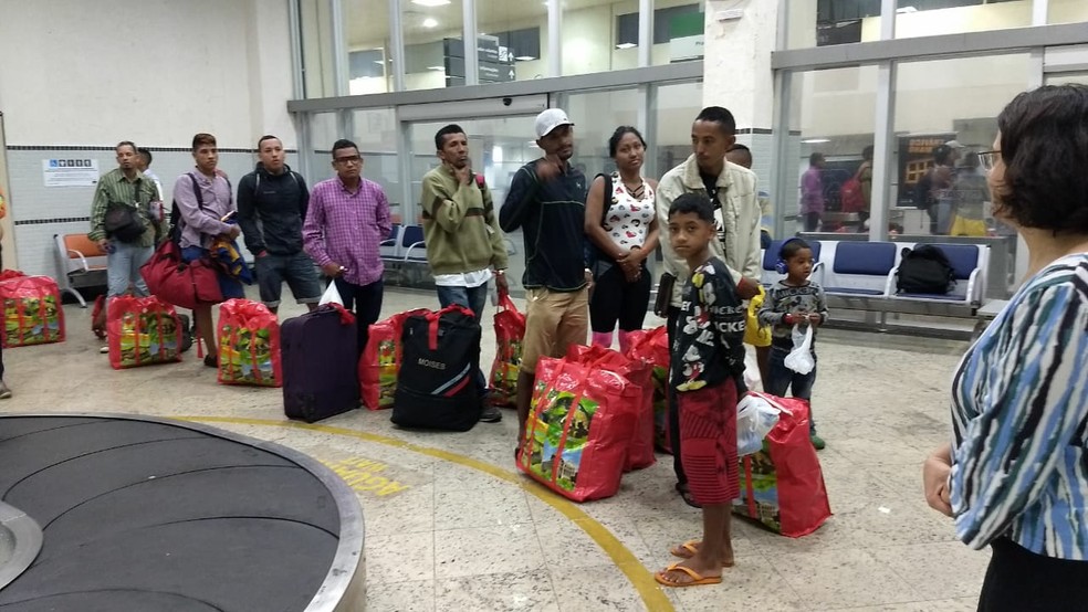 Venezuelanos embarcaram no Aerporto Internacional de Boa Vista (Foto: Divulgação/MDS)