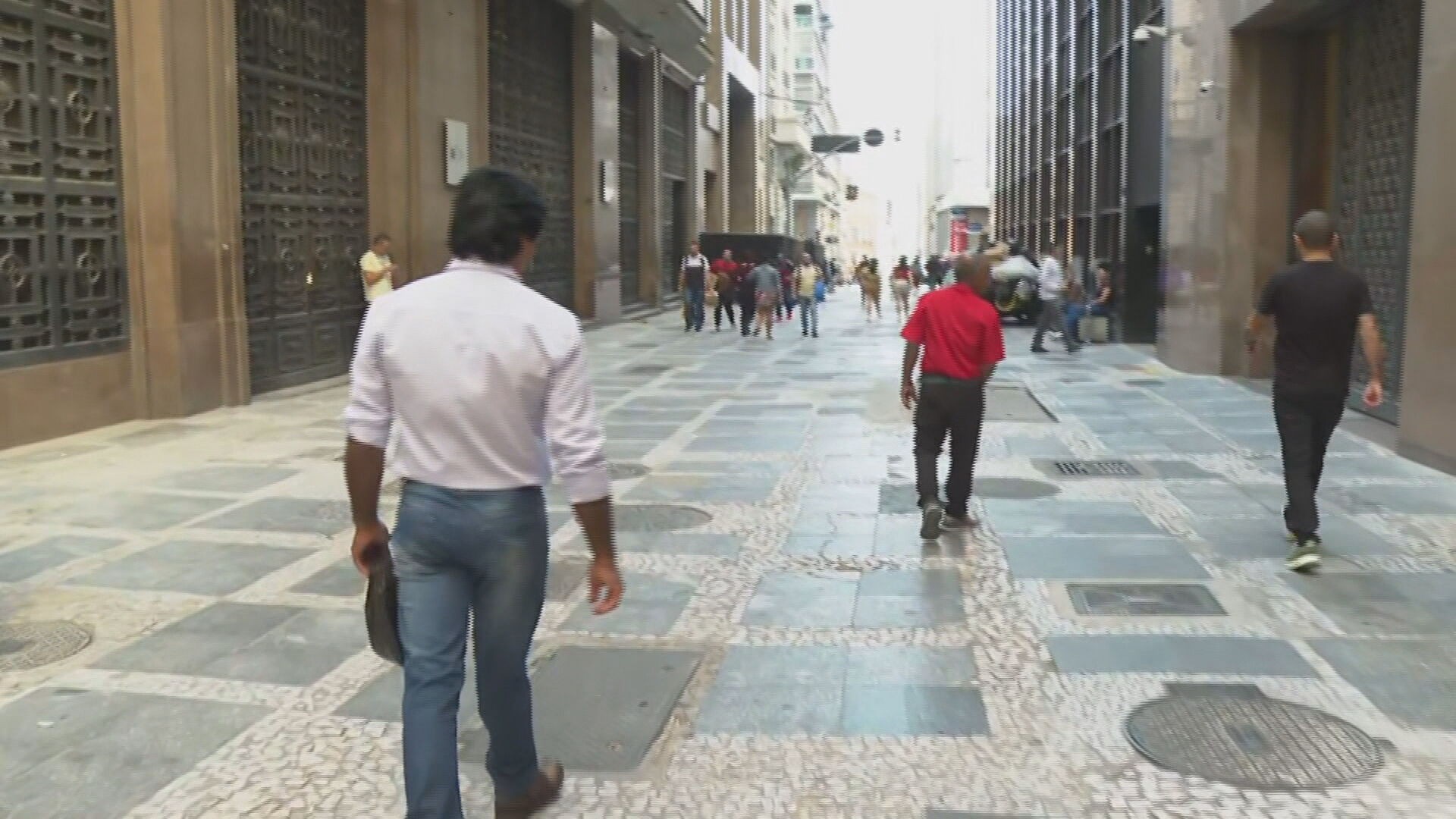 Prefeitura de SP planeja trocar pedras portuguesas de ruas do Centro Histórico por piso de concreto