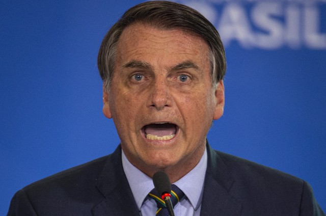 Bolsonaro sonha com volta da mordaça à imprensa