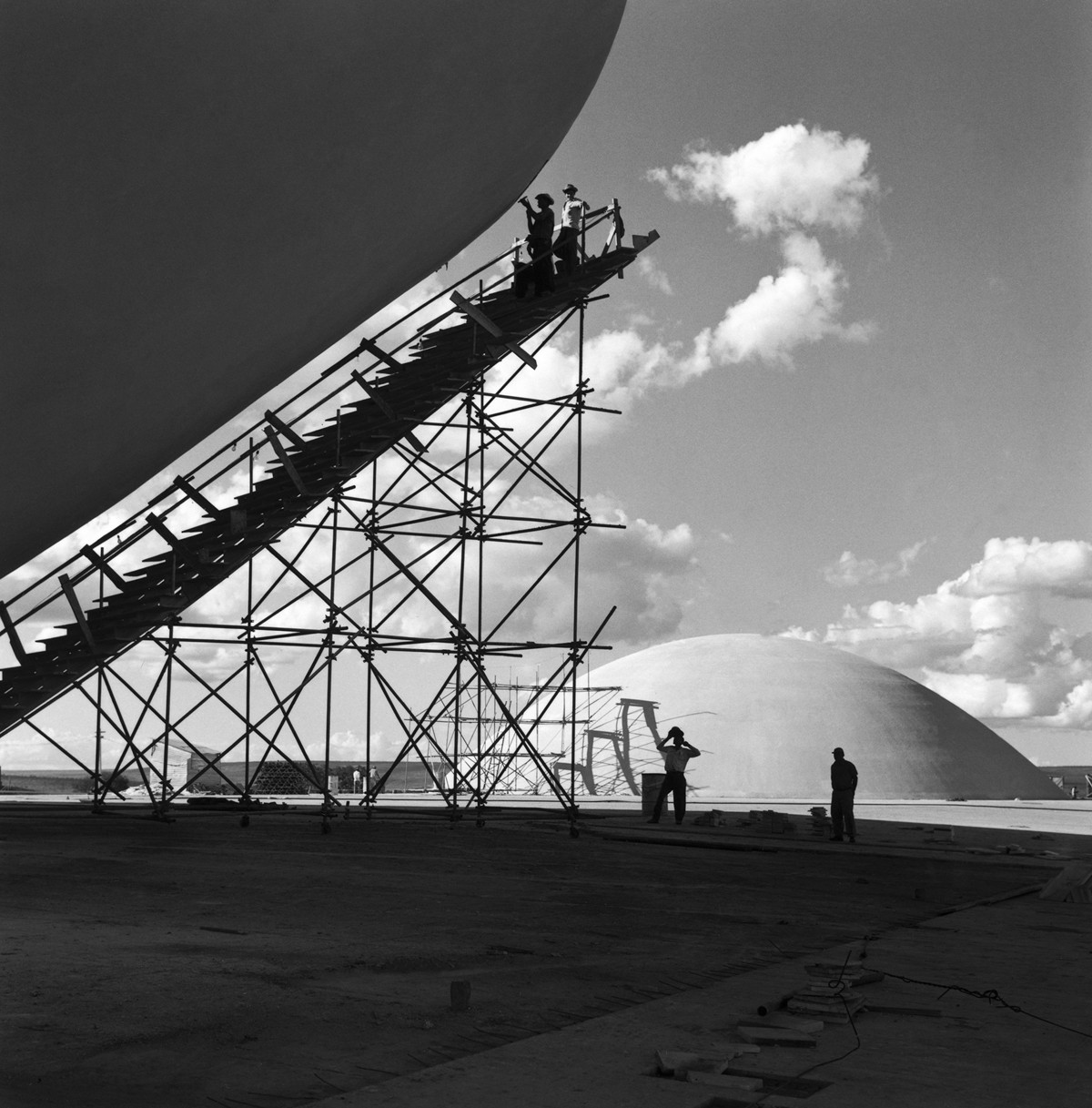 Fotografia de Marcel Gautherot sobre a construção de Brasília (Foto: Reprodução)