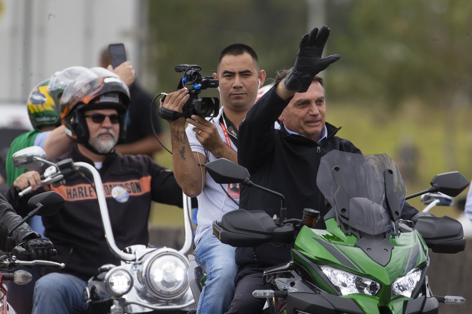 Bolsonaro em motociata em São José dos Campos