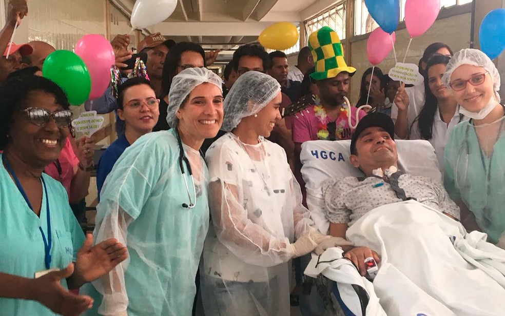 Hospital Clériston Andrade desospitalizou o paciente acidentado em uma cama elástica no interior da Bahia (Foto: Divulgação/Hospital Clériston Andrade)