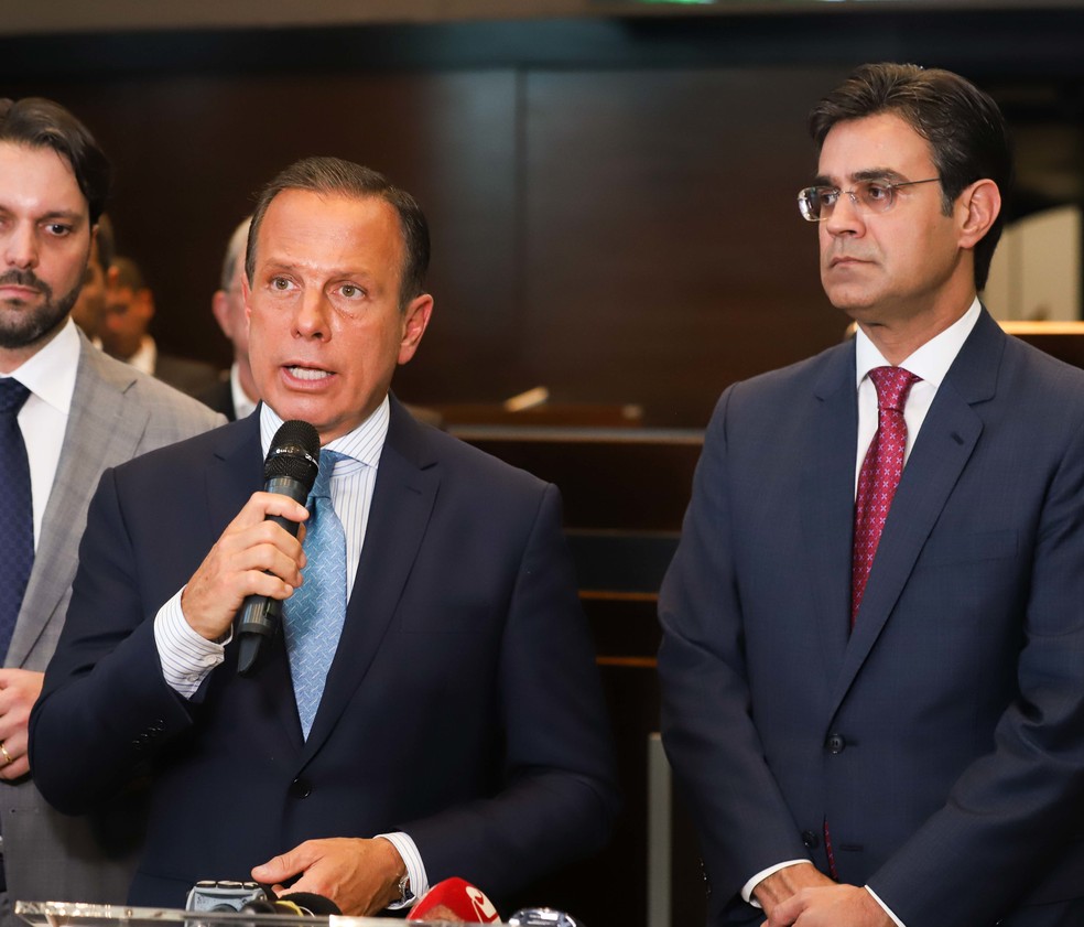 O ex-governador de São Paulo, João Doria, ao lado do vice, Rodrigo Garcia, que assumiu o Palácio dos Bandeirantes. — Foto: Secom/GESP