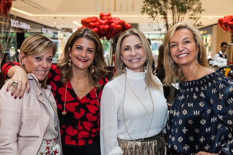 Rosa Amaral Cardoso, Flavia Kujawski, Regina Giacomelli e Ana Lara Meirelles 