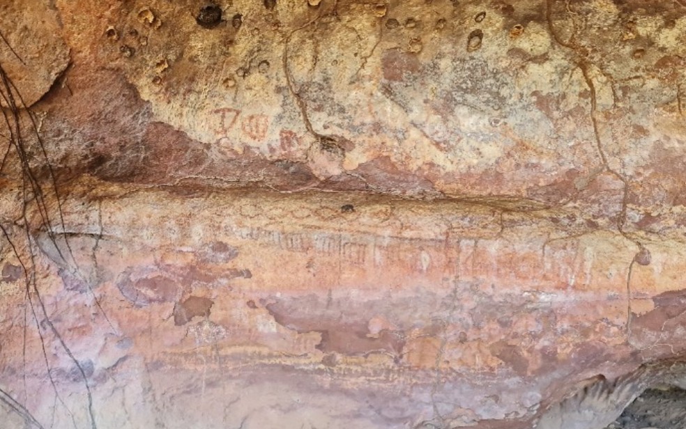 Pinturas rupestres so vistas em stio arqueolgico em Montes Claros de Gois  Foto: Divulgao/Sapiens Arqueologia