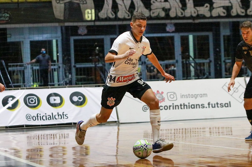 Com gol a 1 segundo do fim, Ceará elimina o Corinthians na semifinal da Copa do Brasil