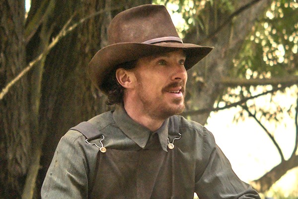 O ator Benedict Cumberbatch no filme Ataque dos Cães (Foto: Divulgação)