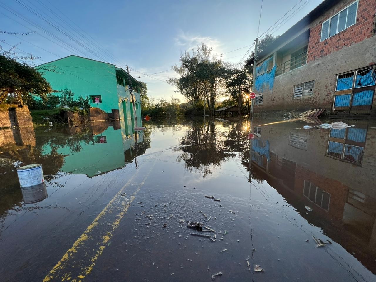 Famílias em São Sebastião do Caí e Montenegro permanecem desabrigadas devido a cheia do Rio Caí 