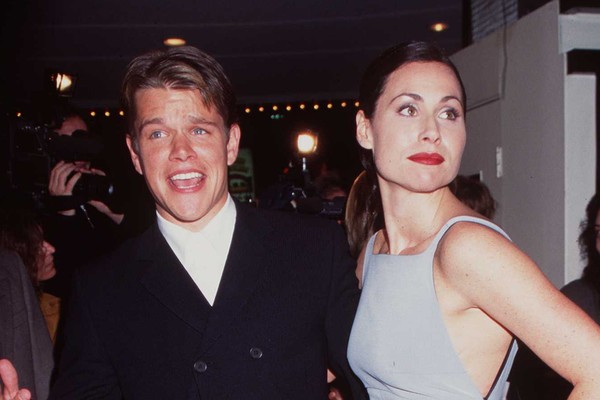 Em 1997, tudo parecia bem para o casal Matt Damon e Minnie Driver quando, em uma entrevista no programa da Oprah, o ator negou ter uma namorada. Minnie ficou sabendo que o relacionamento tinha acabado no mesmo momento que milhares de espectadores,  (Foto: Getty Images)