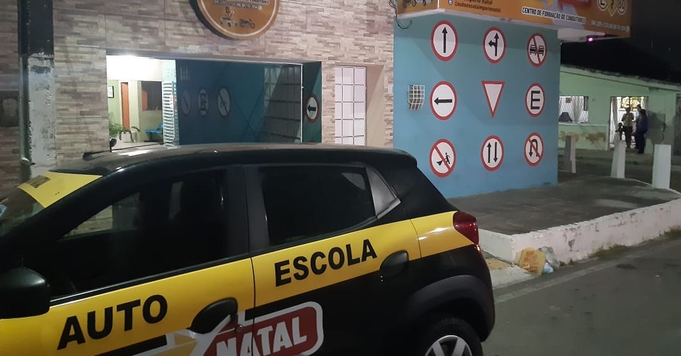 Autoescola foi assaltada em Cidade da Esperança em Natal — Foto: Sérgio Henrique Santos/Inter TV Cabugi