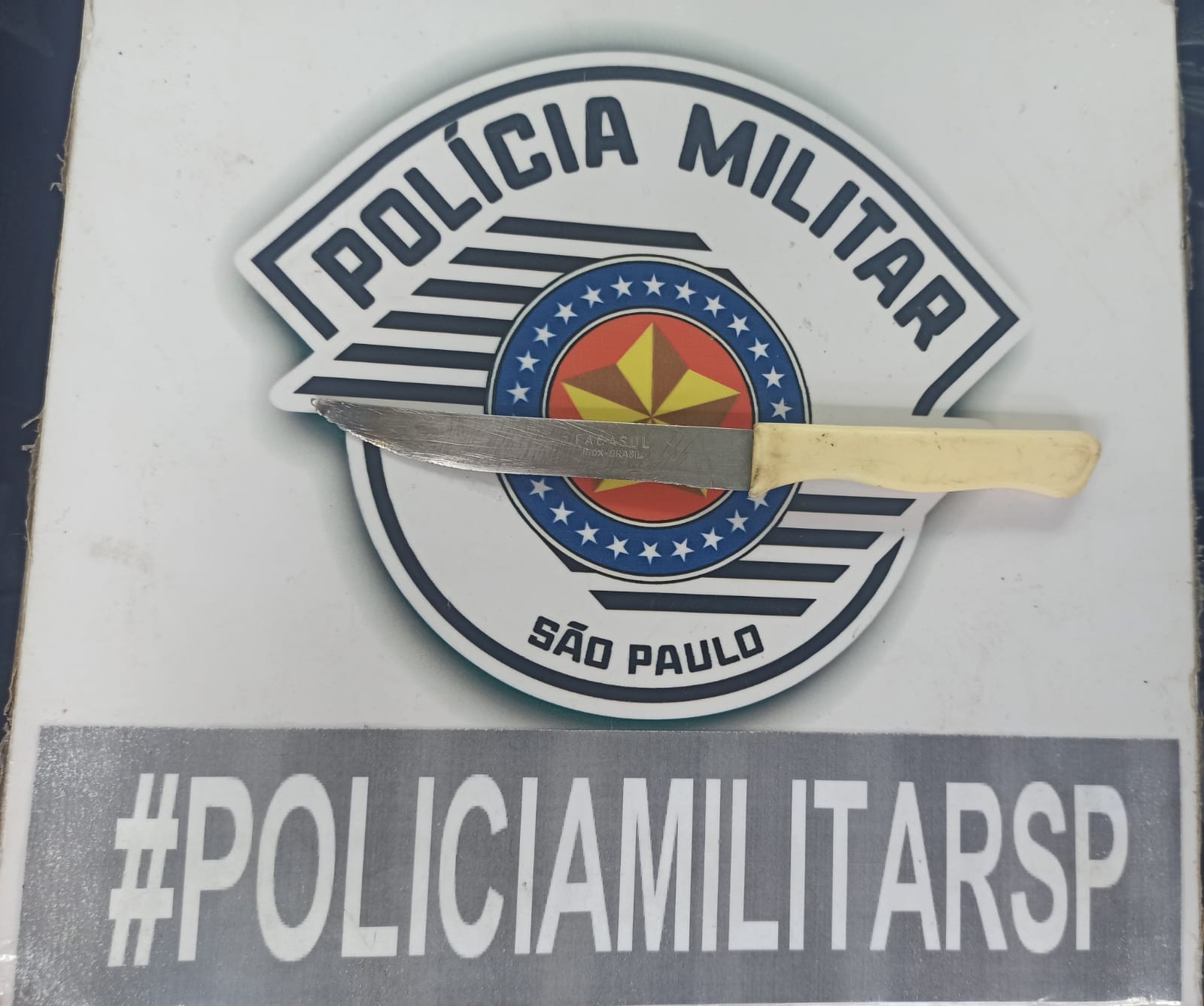 Com faca, rapaz ameaça a mãe e a irmã, de 5 anos, mas acaba preso pela Polícia Militar