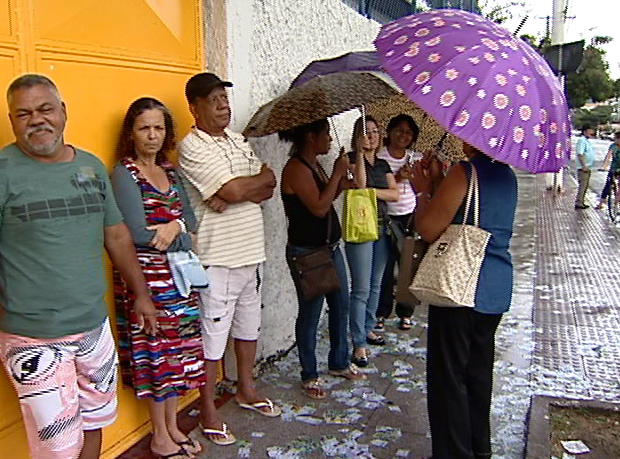 Fila em colégio eleitoral de Bento Ferreira, em Vitória, Espírito Santo. (Foto: Reprodução/TV Gazeta)