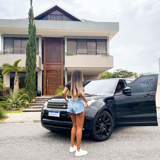 Ludmilla mostrando sua mansão (Foto: Reprodução/ Instagram)