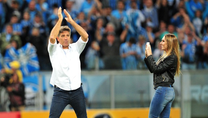 Renato e Carol Portaluppi na Arena (Foto: Wesley Santos / Agência PressDigital)