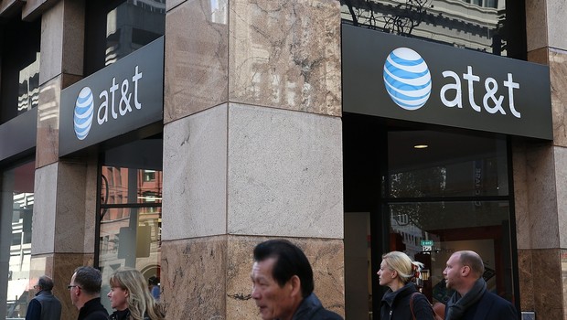 AT&T compra Time Warner por US$85 bi e cria gigante de telecomunicação ...