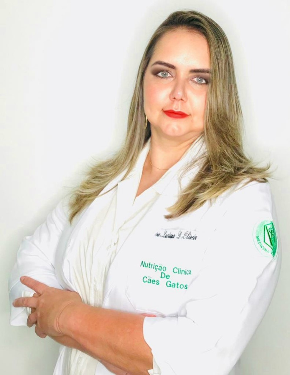 Médica veterinária Luciana Domingues de Oliveira é especialista em nutrição de cães e gatos — Foto: Luciana Domingues/Arquivo pessoal
