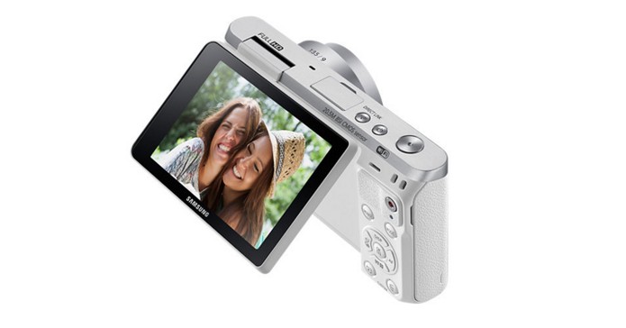 Smart Camera Nxmini 9-27mm é compacta e ideal para selfies (Foto: Divulgação/Samsung)