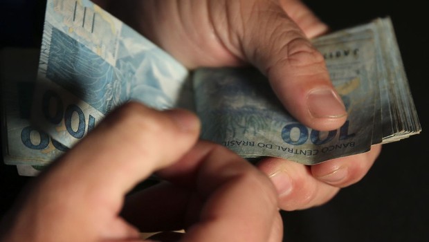 dinheiro, contas, real, câmbio,  (Foto: José Cruz/Agência Brasil)