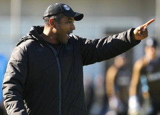 Qualidade e método moderno tornam Roger cobiçado do Corinthians à China