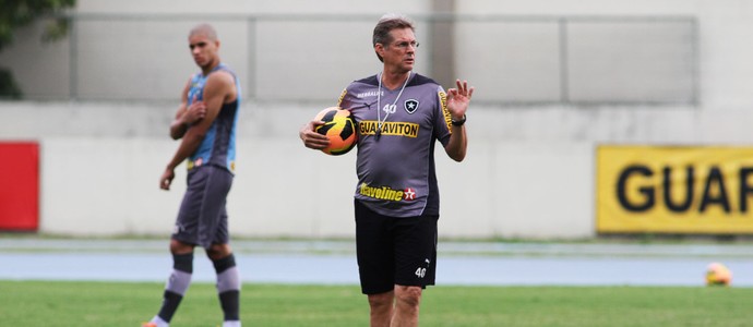 Treino do Botafogo Oswaldo  (Foto: Satiro Sodré)