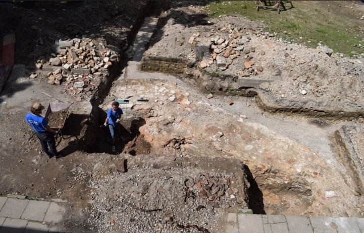Escavações na Grande Sinagoga, na Lituânia (Foto: Vilna Great Synagogue and Shulhoyf Research Project)