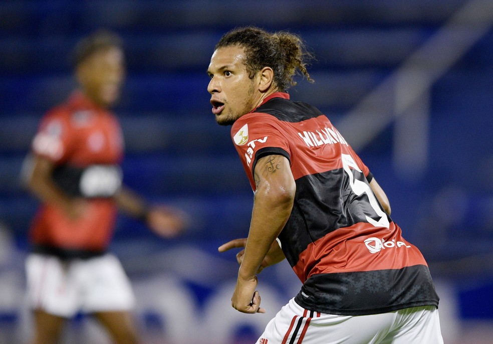 Willian Arão jogará em sua posição de origem — Foto: Reuters