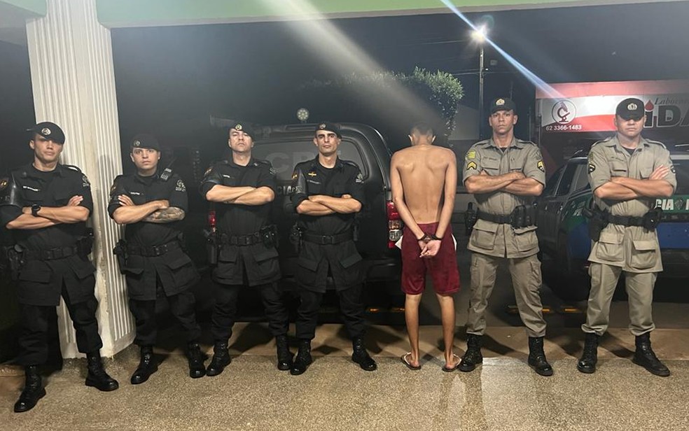 Suspeito de estupro e homicdio  preso em Mara Rosa - Gois   Foto: Divulgao/Polcia Militar 