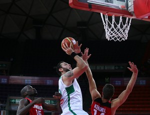 Caio Torres seleção de basquete (Foto: Fiba/Divulgação)