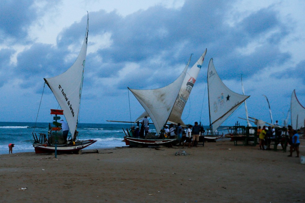 Dois pescadores desaparecem após sair para pescar em praia de Cascavel, no CE. — Foto: Kid Junior/SVM