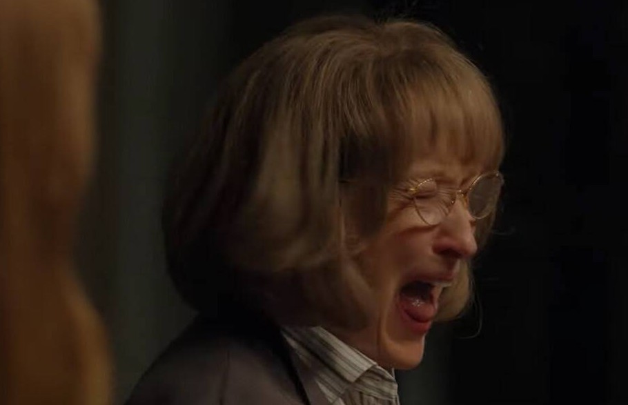 A atriz Meryl Streep gritando em cena de Big Little Lies (Foto: Reprodução)