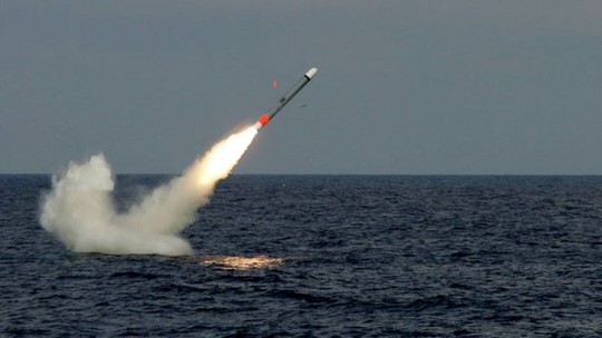 Rússia lança mísseis e atinge alvo a aproximadamente 100 km em teste no mar do Japão