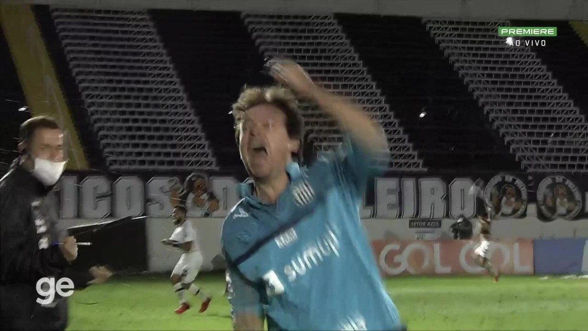 Video Fernando Diniz Vents In Celebration Of Santos Goal And Goes Viral In The Nets Saints World Today News