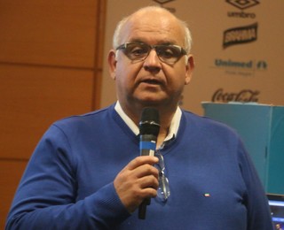Presidente rechaça vender jovens do Grêmio: Nem adianta bater à porta