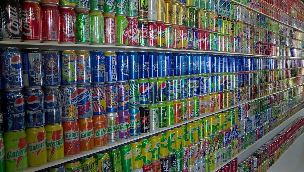 Quase 4 mil latinhas integram coleção de prudentino  — Foto: TV Fronteira