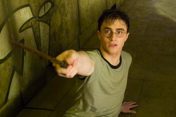 O ator Daniel Radcliffe como o protagonista da franquia Harry Potter (Foto: Reprodução)