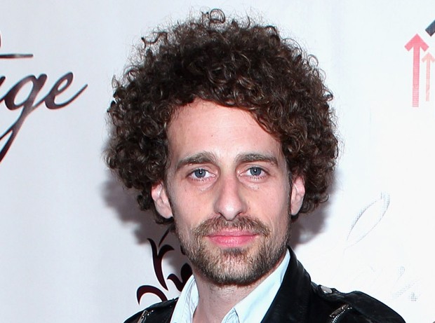 Ator Isaac Kappy, de Thor, comete suicídio aos 42 anos