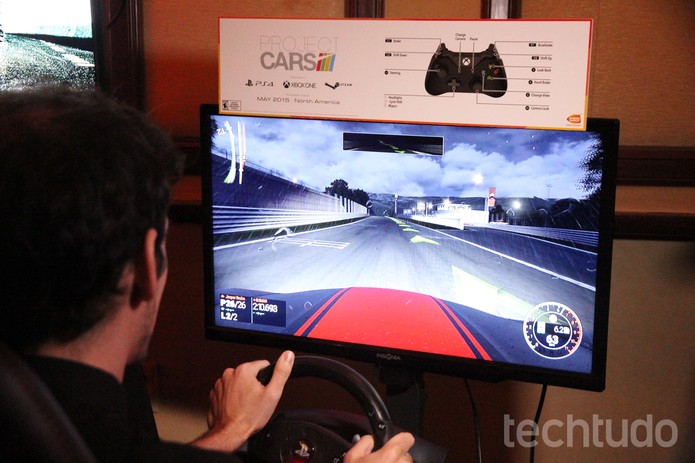 Testamos Project CARS, game com gráficos parecidos com a vida real (Foto: Anna Kellen Bull/TechTudo)