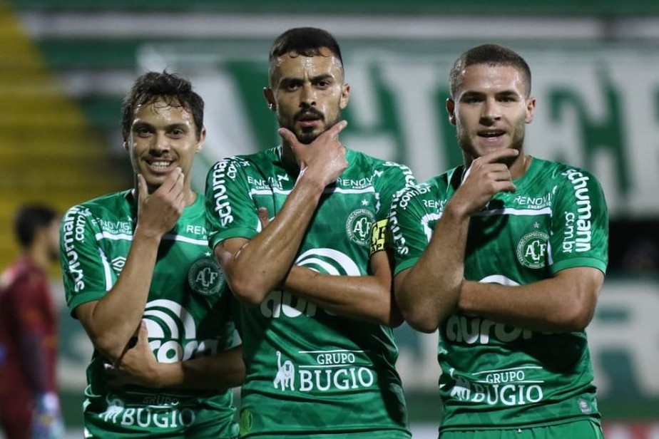 Chapecoense 2 x 0 Paraná: assista aos gols e melhores momentos 