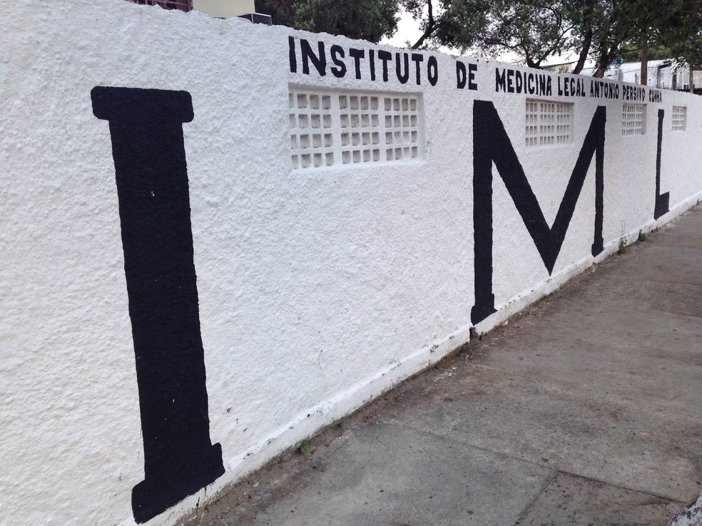 Sede do Instituto de Medicina Legal (IML) fica no bairro de Santo Amaro, na área central do Recife — Foto: Bruno Marinho/G1