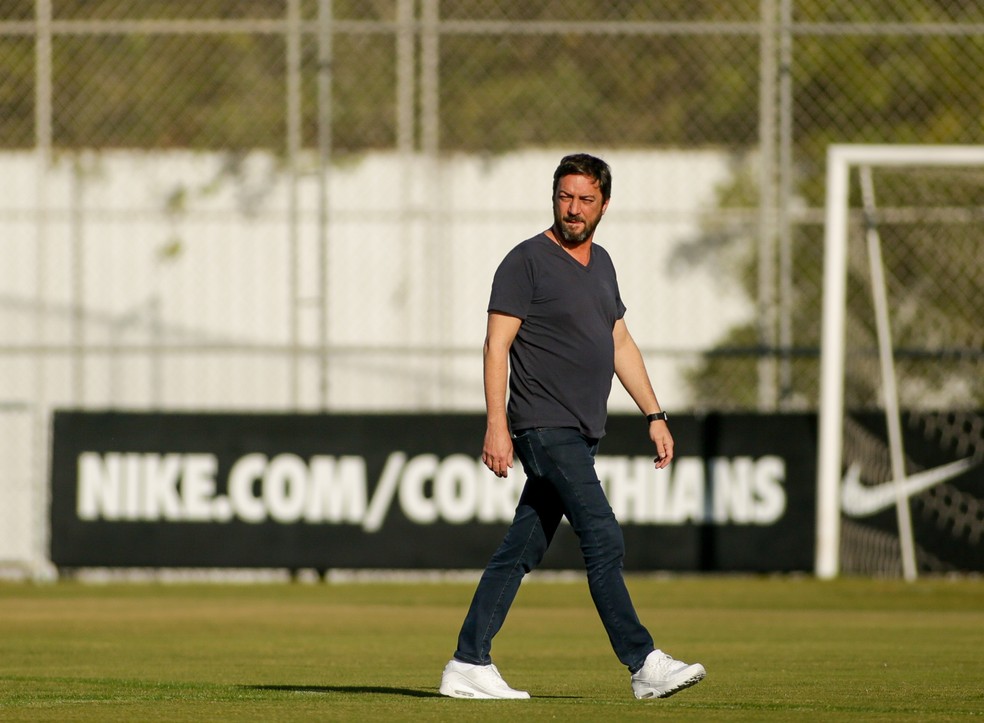 Corinthians tentará fechar novo técnico antes de Dérbi; diretoria diz ter alguns nomes no radar
