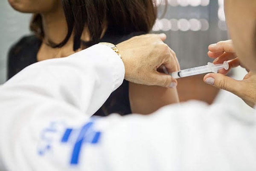 Crianças e adolescentes poderão tomar uma dose da vacina do HPV neste sábado (30) em Santos — Foto: Divulgação/Prefeitura de Santos