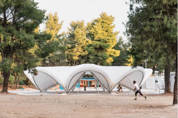 Designers criam tenda especial para campo de refugiados na Grécia (Foto: Reprodução)