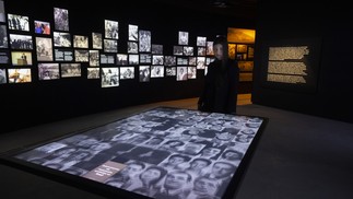O Memorial do Holocausto reúne depoimentos, fotografias e arquivos pessoais de vítimas e sobreviventes do Holocausto. — Foto: Marcia Foletto / Agência O Globo