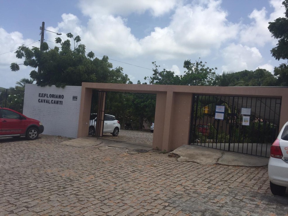 Escola Estadual Floriano Cavalcanti não teve aulas no primeiro dia do ano letivo em 2022  — Foto: Ayrton Freire/Inter TV Cabugi