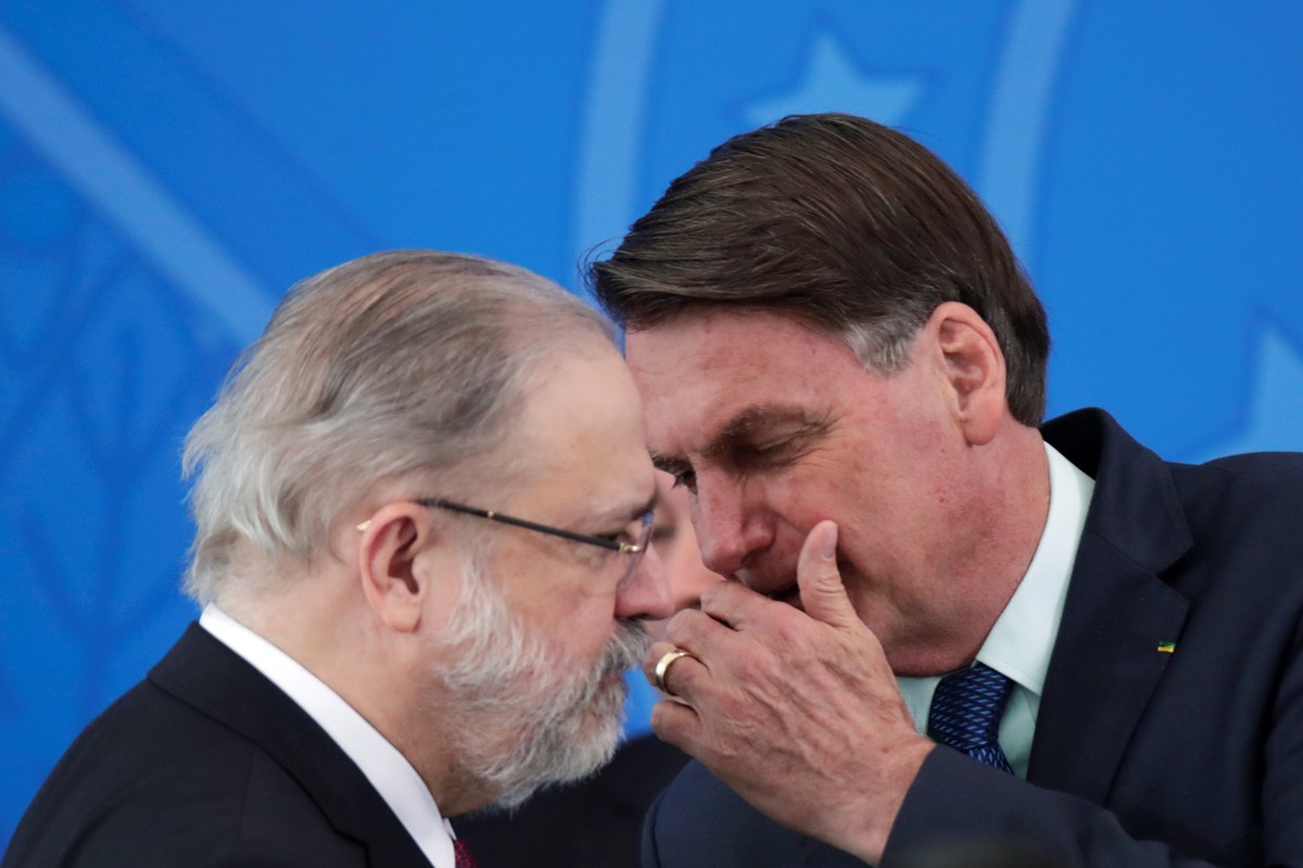 Em aceno a religiosos, Aras defende no STF liberação de cultos na pandemia