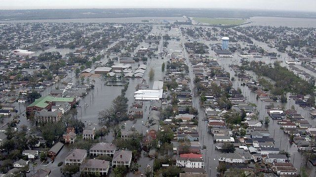 O furacão Katrina, que devastou Nova Orleans, foi para muitos um alerta sobre possíveis efeitos das mudanças climáticas (Foto: Getty Images via BBC News Brasil)