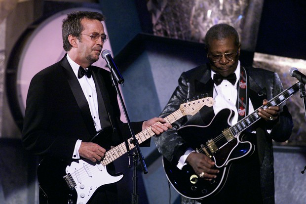 Com B. B. King, no Grammy, em 1999 (Foto: Getty Images)