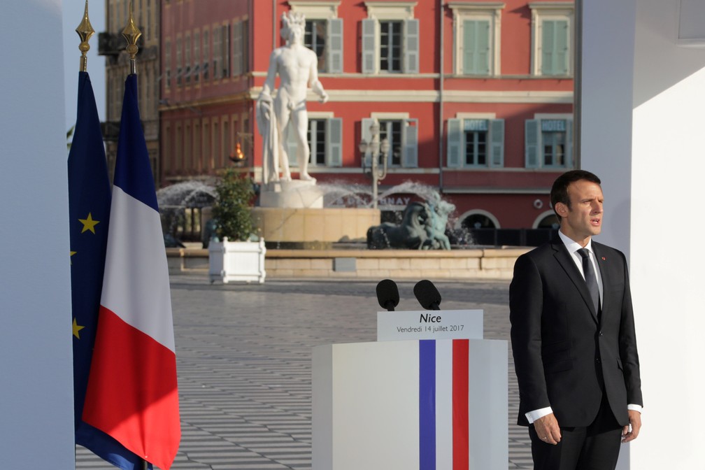 O presidente francês Emmanuel Macron homenageia nesta sexta-feira (14) as vítimas do atentado de Nice, há um ano (Foto: REUTERS/Eric Gaillard)
