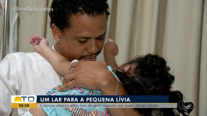 Criança do Tocantins com hidrocefalia é adotada por casal de São Paulo