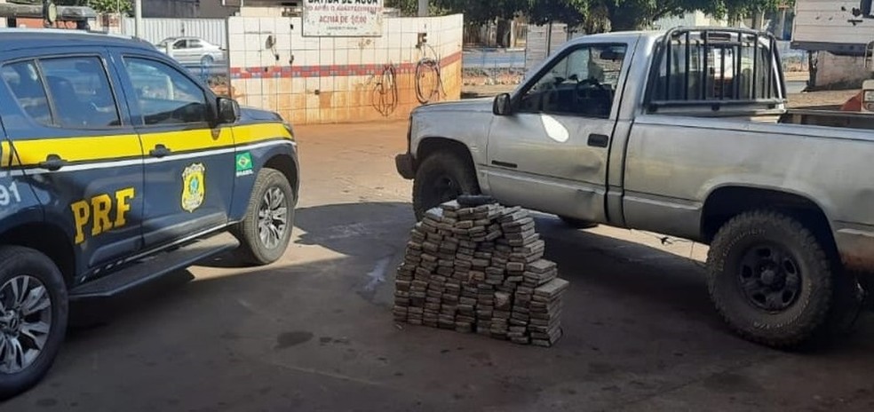 Jovem é preso com 165 kg de maconha na BR-365, em Monte Alegre de Minas